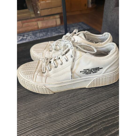 Marc Jacobs “The Sneaker” Distressed White Canvas Shoe Sz. 41 - Picture 9 of 9